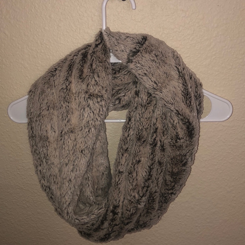 Infiniti scarf